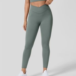 halara pat it off 2.0 crossover leggings size L 7/8